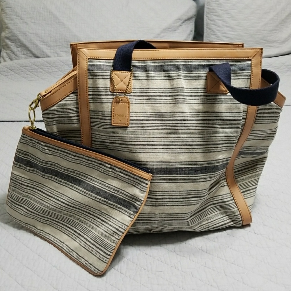 Fossil tote w/detachable pouch