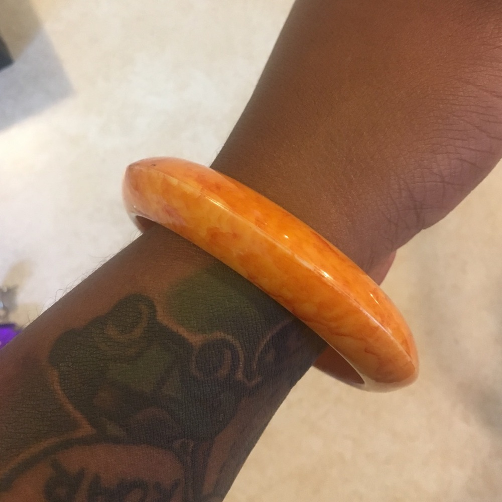 Single orange bangle - Picture 2 of 2