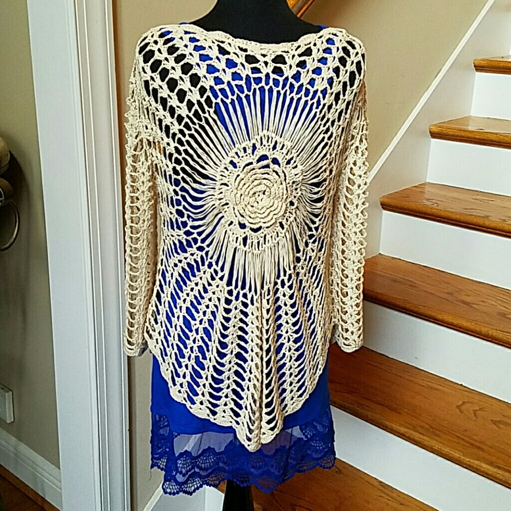 Beige Crochet top. Size 8 or below - Picture 4 of 5