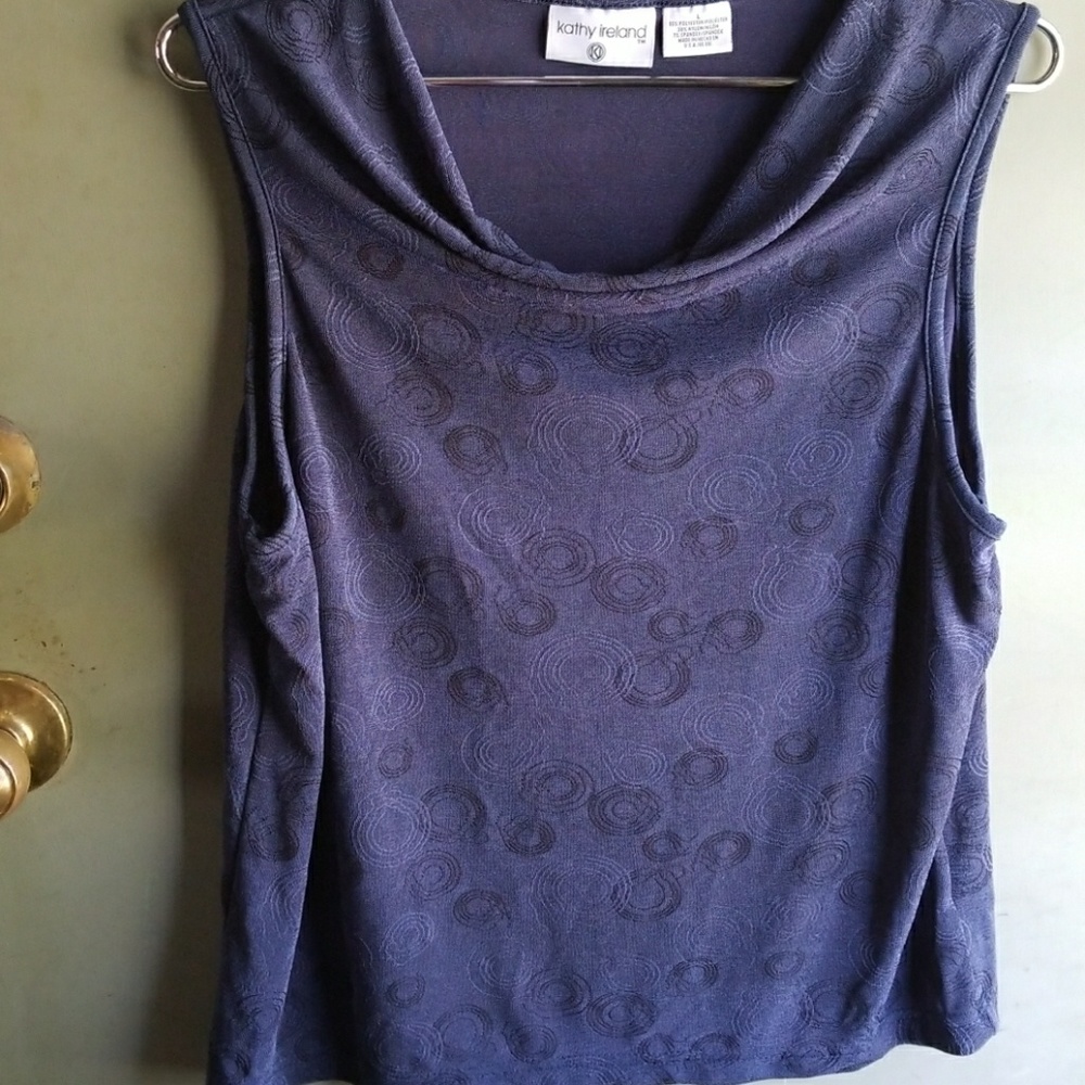Kathy Ireland top in navy