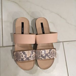 Kensie platform slides