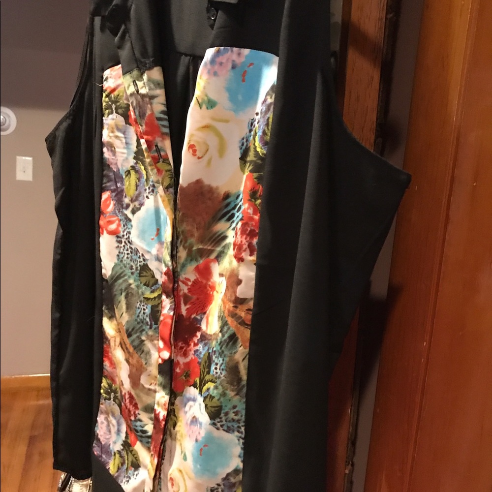 Black floral top
