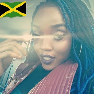 Meet your Posher, Janay