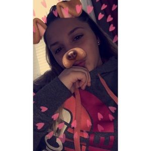 Meet your Posher, Adrianna