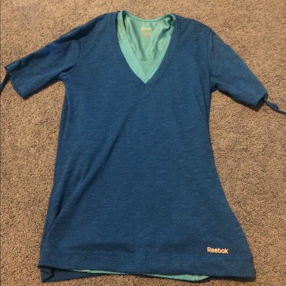 Reebok top - Picture 1 of 4