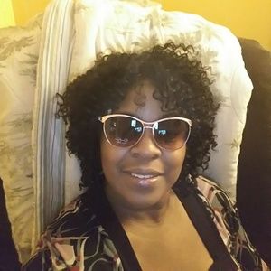 Meet your Posher, Valerie