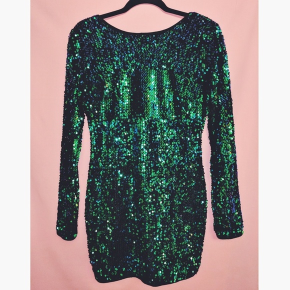 Charlotte Russe Dresses & Skirts - Duo-Chrome Sequined Party Dress