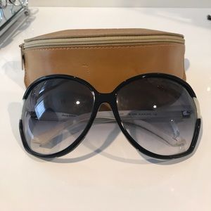 Tommy Bahama Sunglasses😎