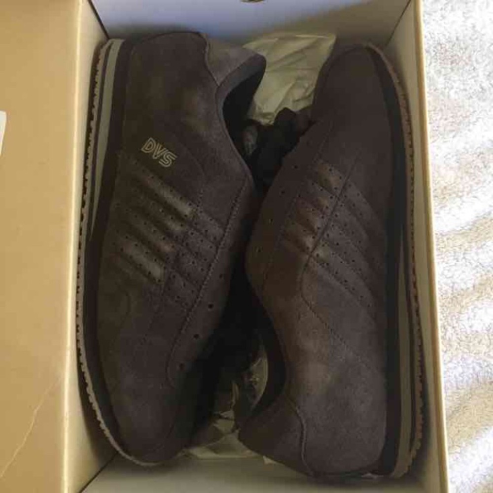 DVS brown suede 10.5 men skate casual shoe NEW