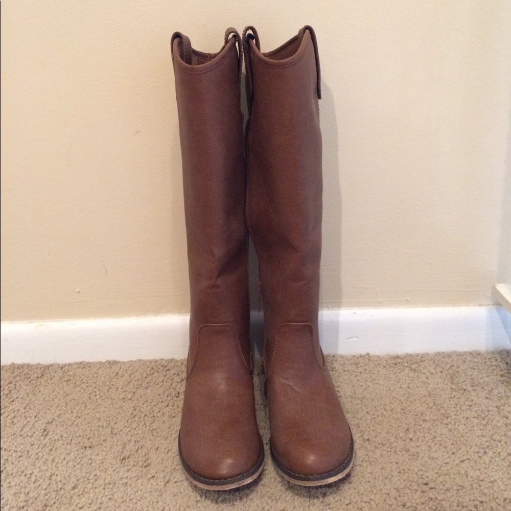Brown boots