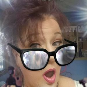 Meet your Posher, Shelly