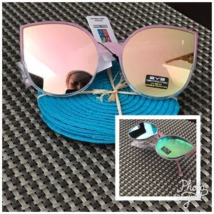 Trendy Gold metal frame pink lenses!A must have!💗