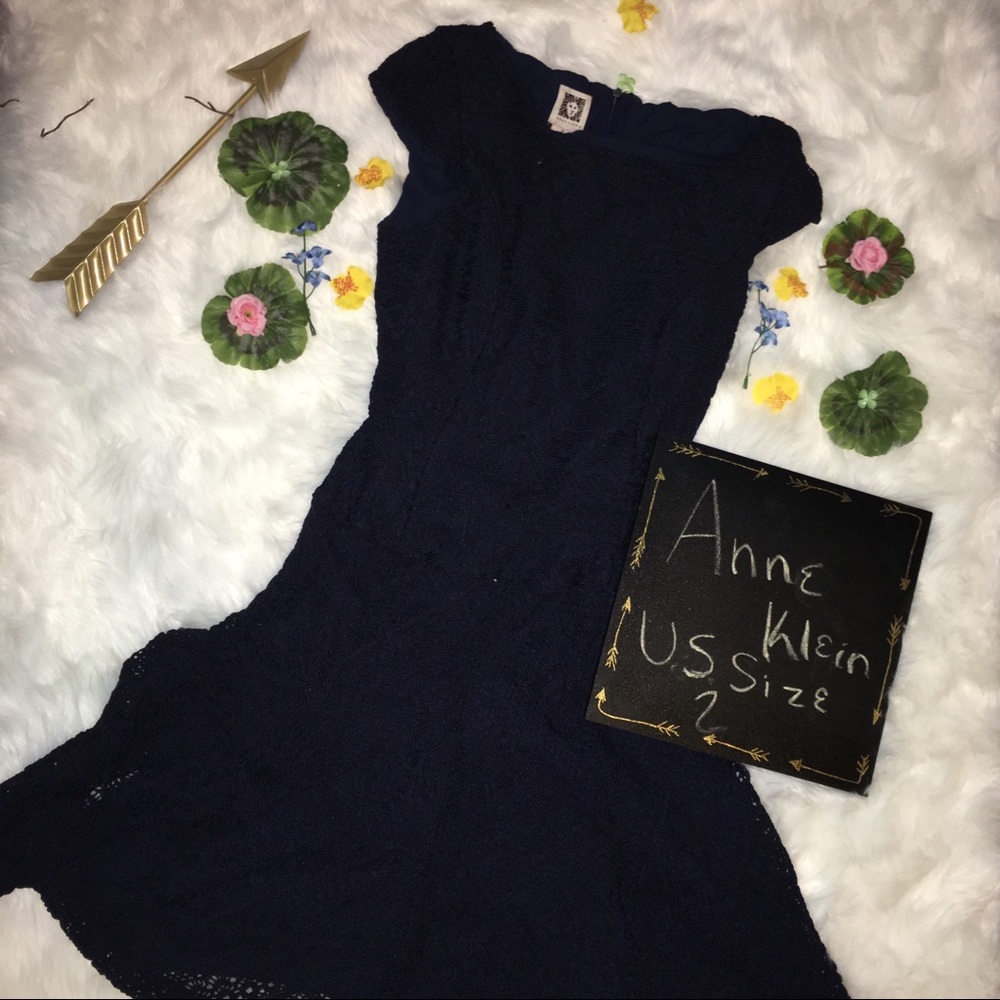 Anne Klein dark blue knee length dress. LIKE NEW.