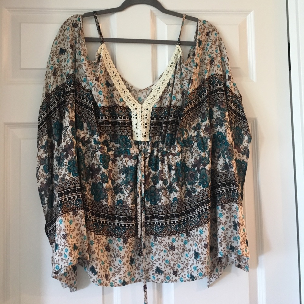 Soleiblu M nwot festival top