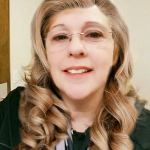 Meet your Posher, Leslie