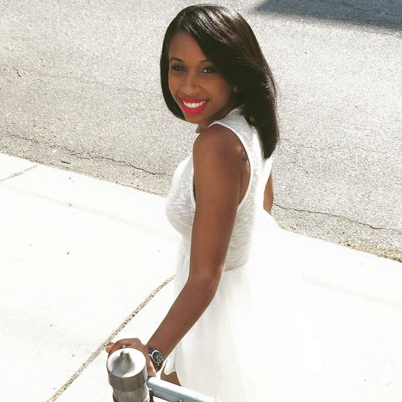 Meet your Posher, Lori - Picture 1 of 1