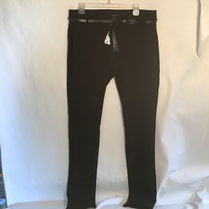 Black belted leggings