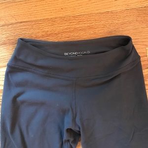 Beyond Yoga ruched Leg capris size M gray