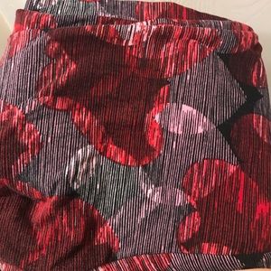 Tall and curvy heart leggings