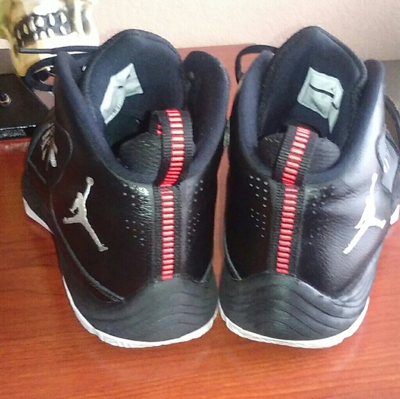 AIR JORDAN - Picture 3 of 4