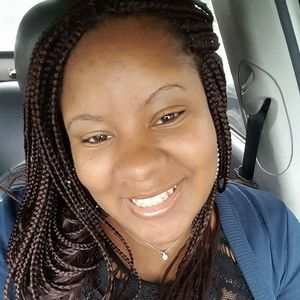 Meet your Posher, Dionne