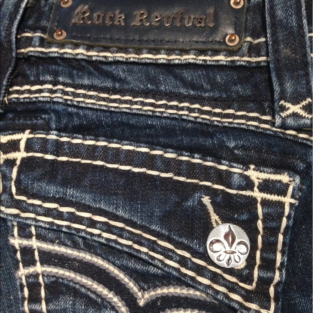 Size 25 rock revival Bermuda shorts