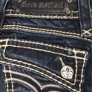 Size 25 rock revival Bermuda shorts