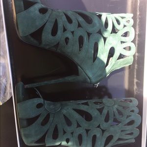 Giuseppe zanotti military green flower cut booties