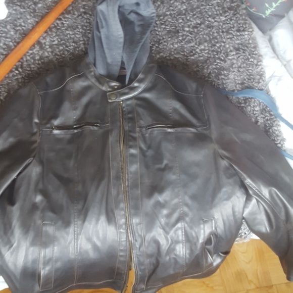 Pleathet jacket - Picture 2 of 3