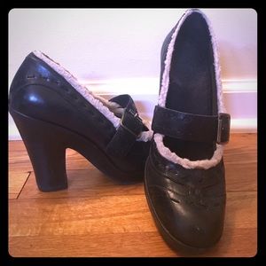 Aerosoles Womens Sz 7 Heel with Sheep Wool Edges
