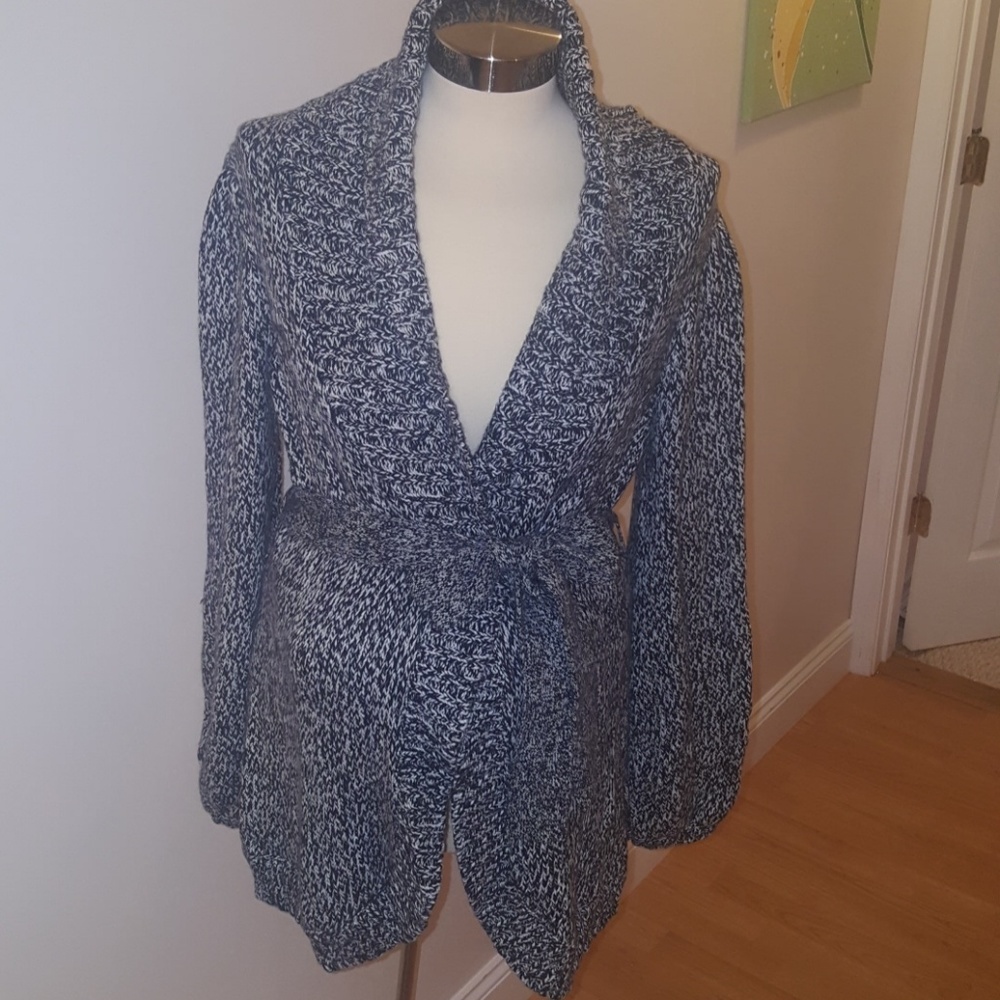 Black/White scalloped wrap maternity sweater