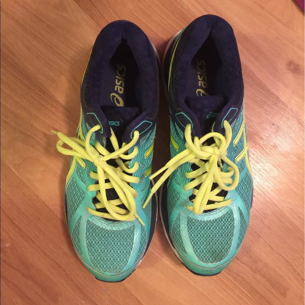Asics size 8. Like new. Sale🎉🎉