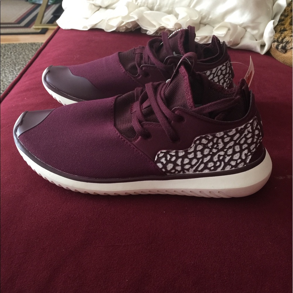 Adidas tubulars original....burgundy