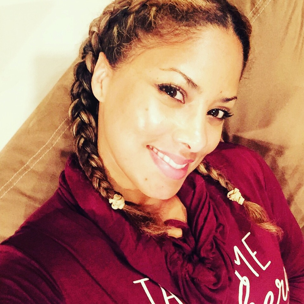 Meet your Posher, Angella