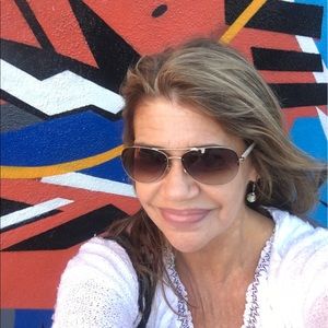 Meet your Posher, Monica