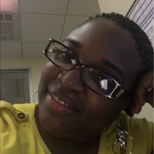 Meet your Posher, Carla