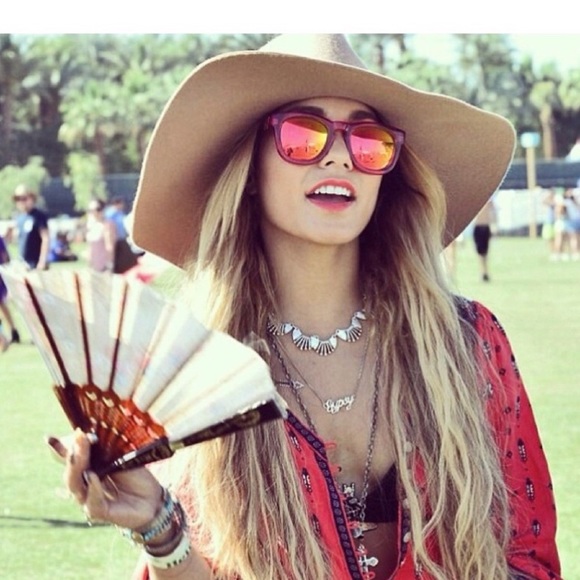 NIB Wildfox Exclusive Classic Fox Wildflower Pink - Picture 8 of 8