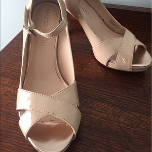 Nude heels with rose gold accents