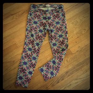 Skinny pixie pants with pattern