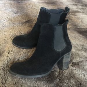 Steve Madden suede booties
