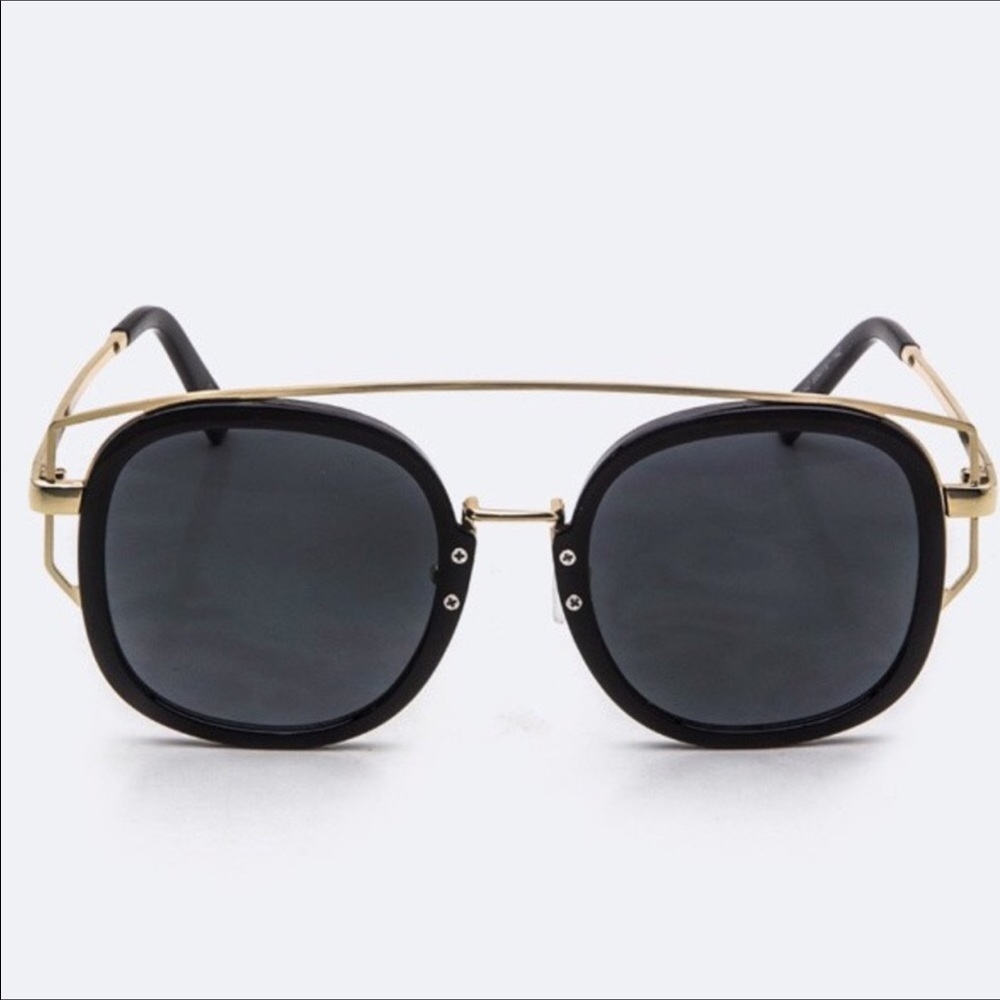 🔴$5 SALE/BUNDLE 3 Stylish sunglasses - Picture 4 of 5
