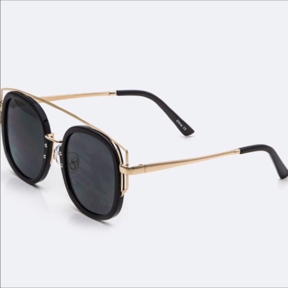 🔴$5 SALE/BUNDLE 3 Stylish sunglasses - Picture 3 of 5