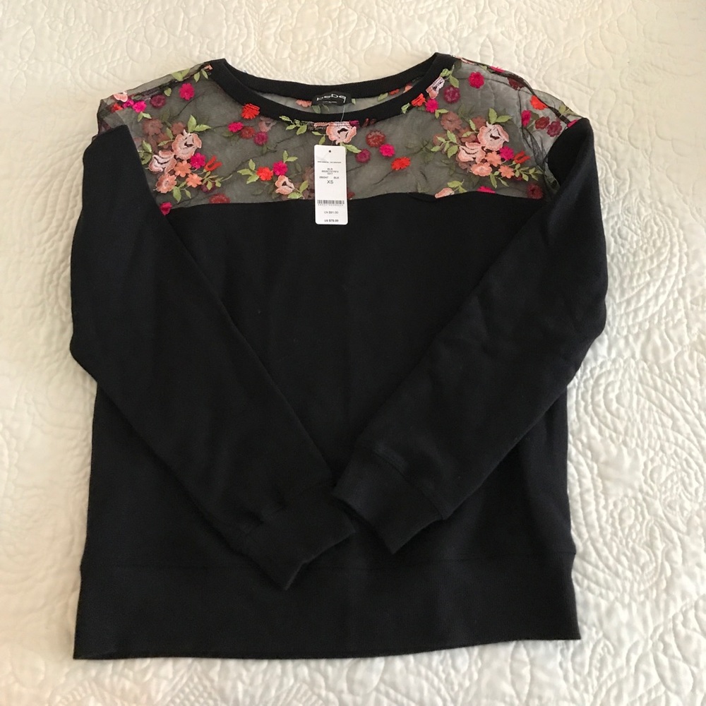 Floral Bebe top size XS