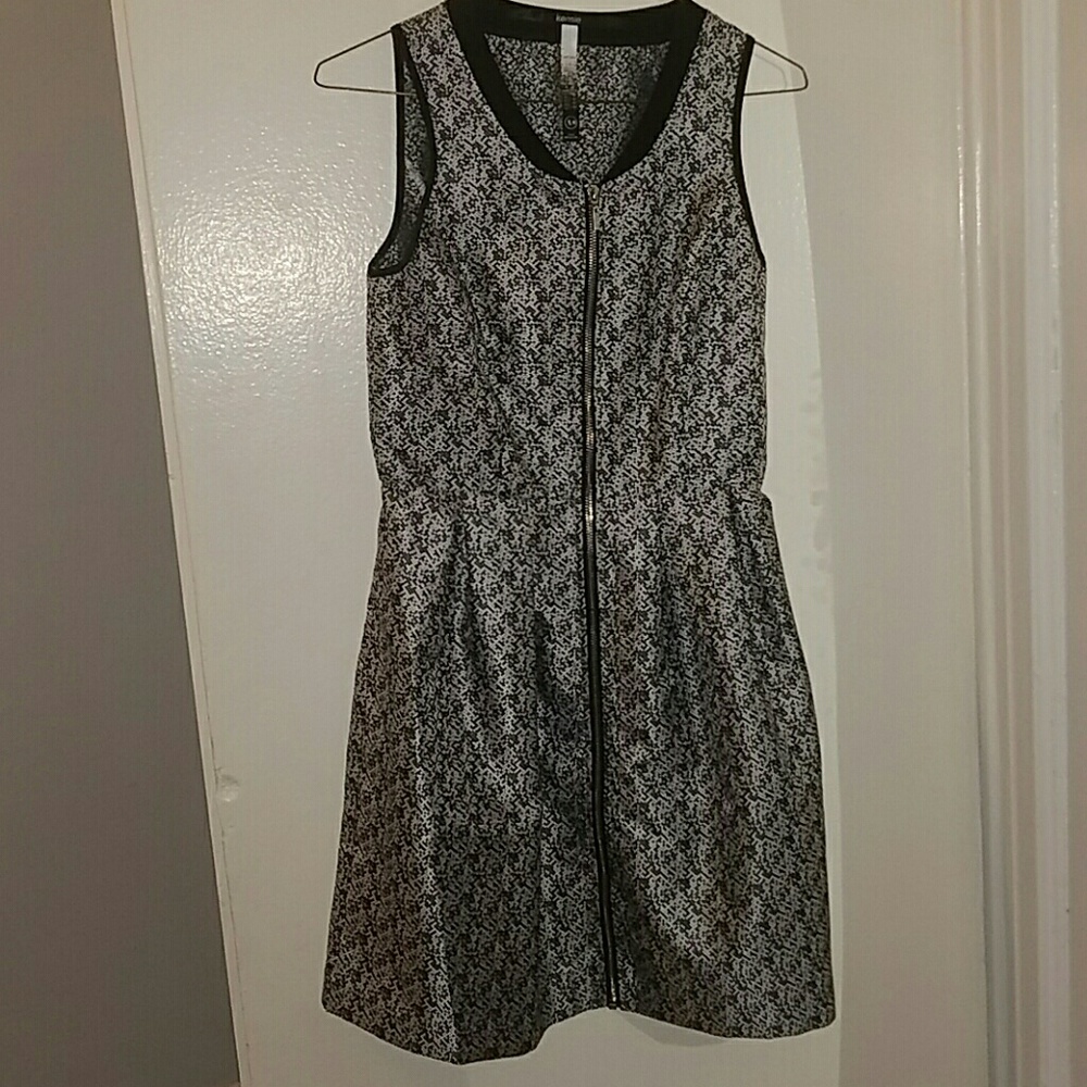 Kensie cocktail front zippered dress