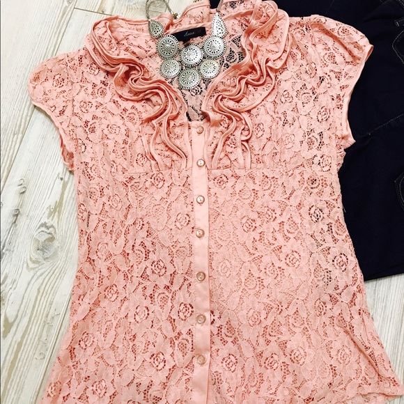 Rose colored lacy ruffled blouse - Picture 2 of 4