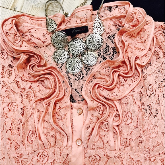 Rose colored lacy ruffled blouse - Picture 3 of 4