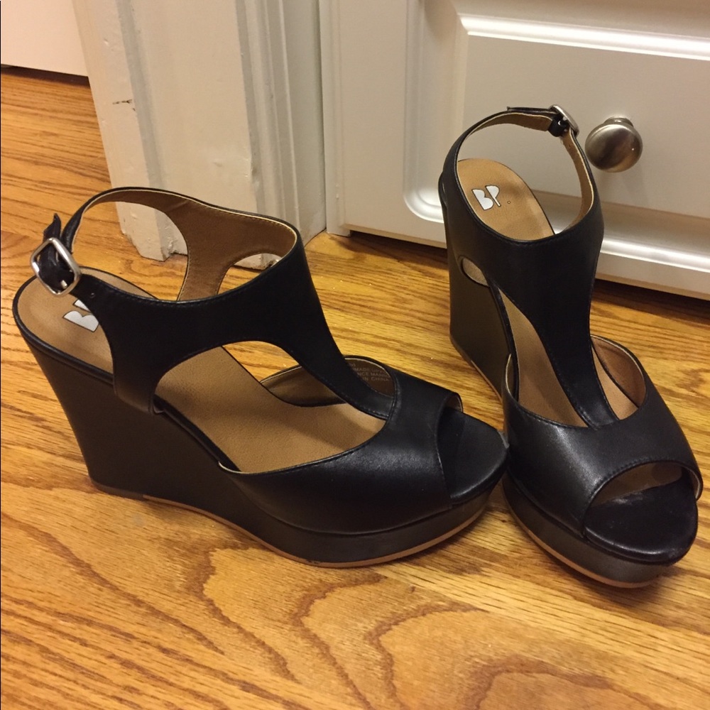 Cute black wedges!