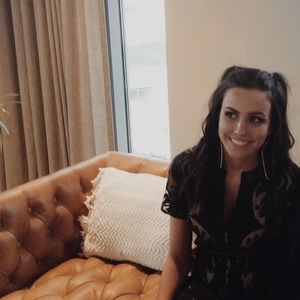 Meet your Posher, Zinnia