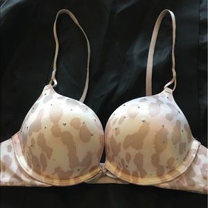 Victoria's Secret padded push up bra😇❤️