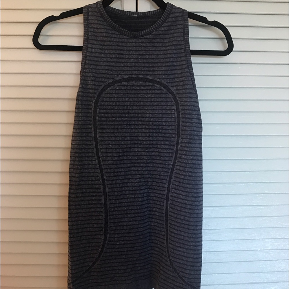 Lululemon top